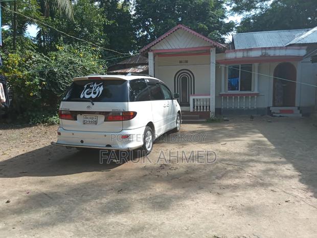 Toyota Estima 2003 White
