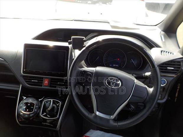 Toyota Esquire 1.8 FWD Hybrid (7 Seater) 2021 Black