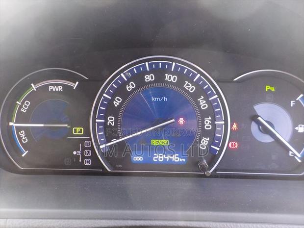 Toyota Esquire 1.8 FWD Hybrid (7 Seater) 2021 Black