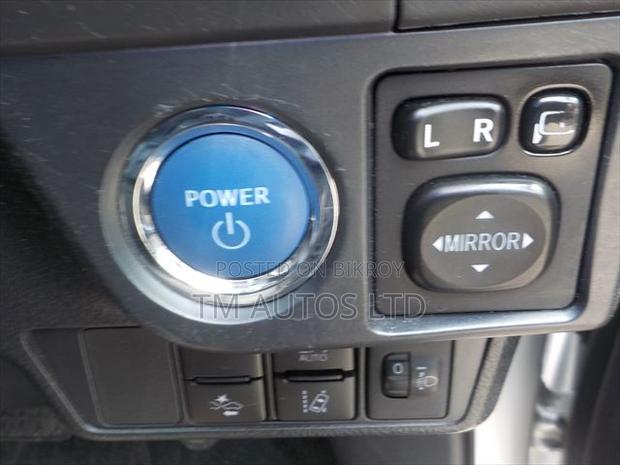 Toyota Corolla Fielder 1.5 Hybrid FWD 2021 Silver