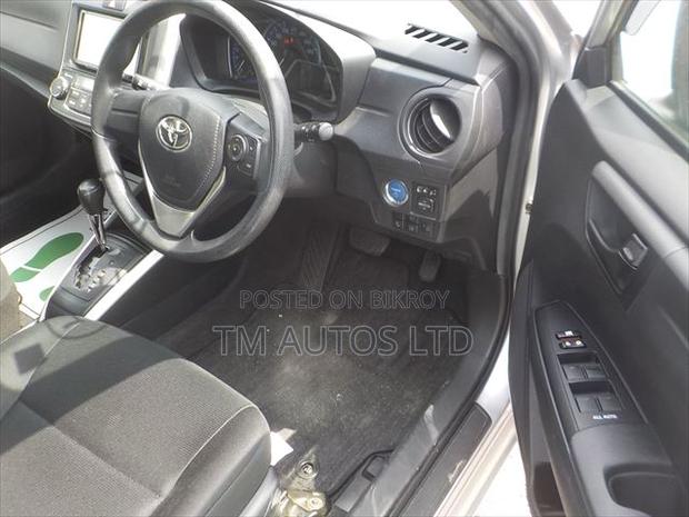 Toyota Corolla Fielder 1.5 Hybrid FWD 2021 Silver