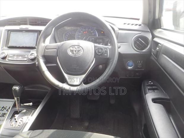 Toyota Corolla Fielder 1.5 Hybrid FWD 2021 Silver