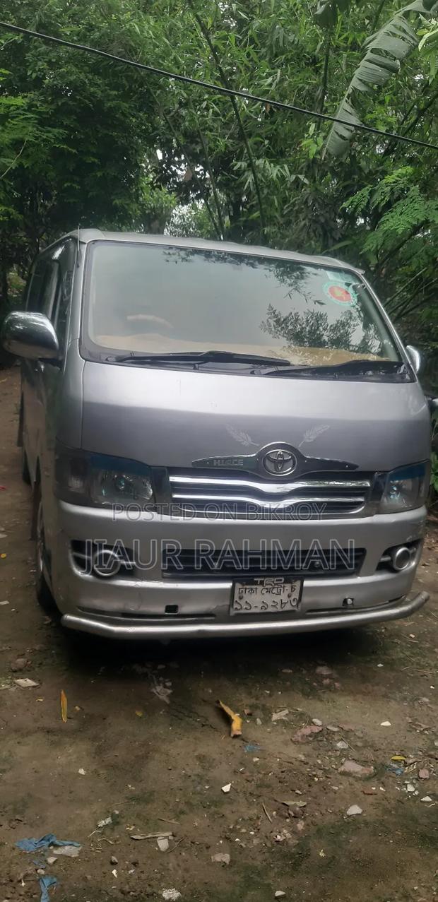 Toyota HiAce 2005 Silver