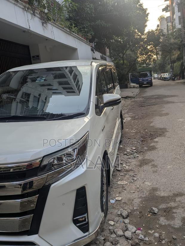 Toyota Noah 1.8 FWD Hybrid (7 Seater) 2019 Pearl