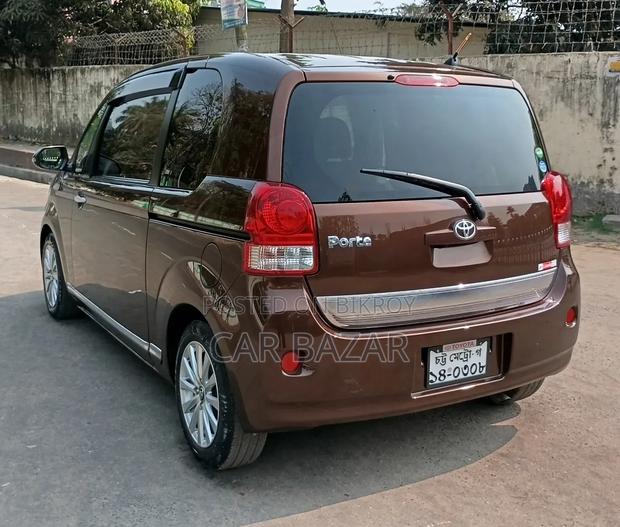 Toyota Porte 1.5 FWD 2015 Brown