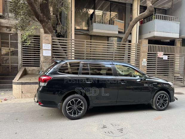 Toyota Corolla Fielder 1.5 Hybrid FWD 2019 Black