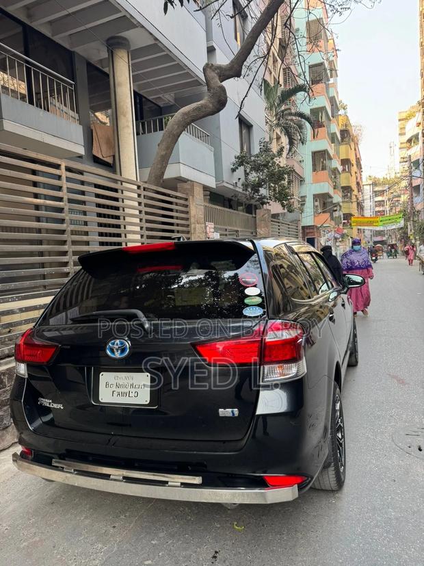 Toyota Corolla Fielder 1.5 Hybrid FWD 2019 Black