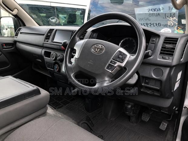 Toyota HiAce 2020 Silver
