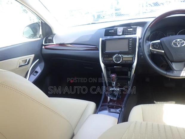 Toyota Premio 1.5 FWD 2021 Pearl
