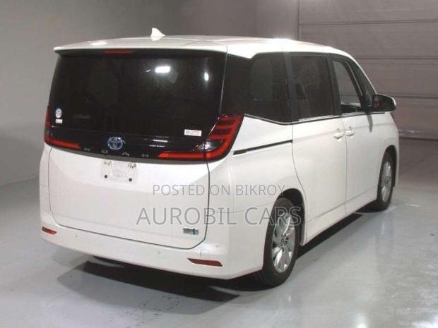 Toyota Noah 2022 Pearl