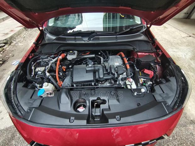 Honda Vezel 1.5 2WD 2021 Red