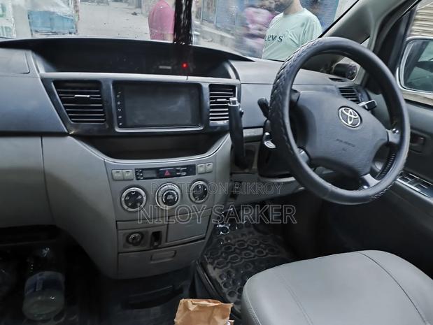 Toyota Noah 2004 Purple