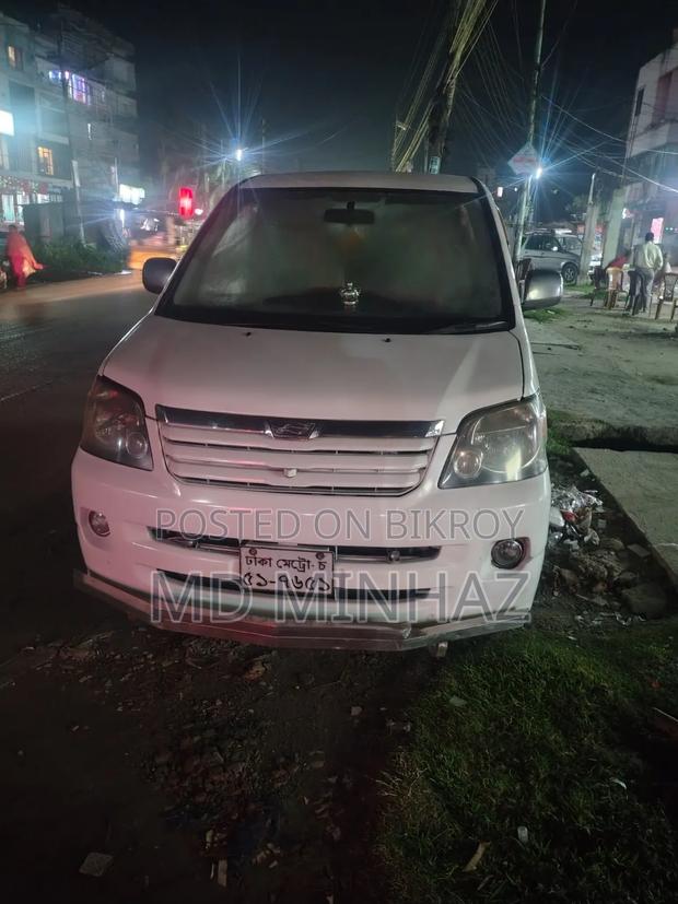 Toyota Noah 2002 White