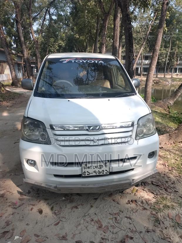 Toyota Noah 2002 White