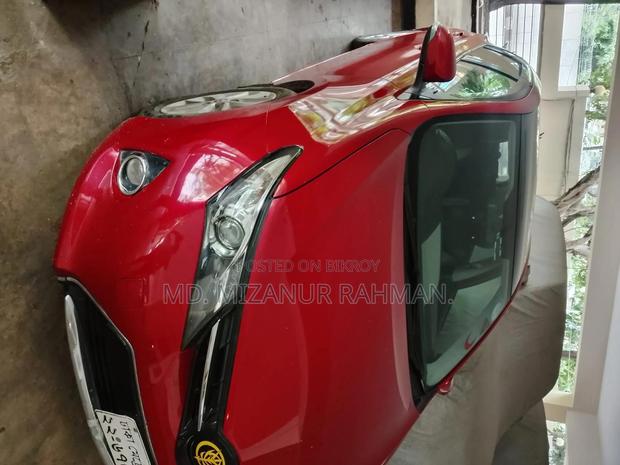 Toyota Auris 2013 Red