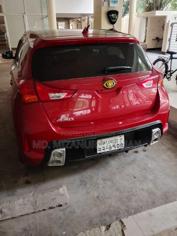 Toyota Auris 2013 Red