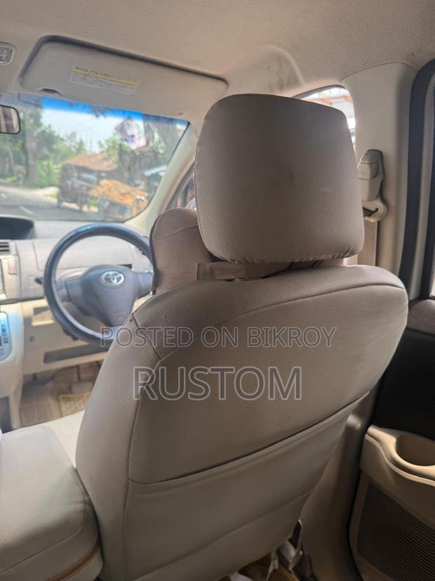 Toyota Passo Sette 2009 Pearl
