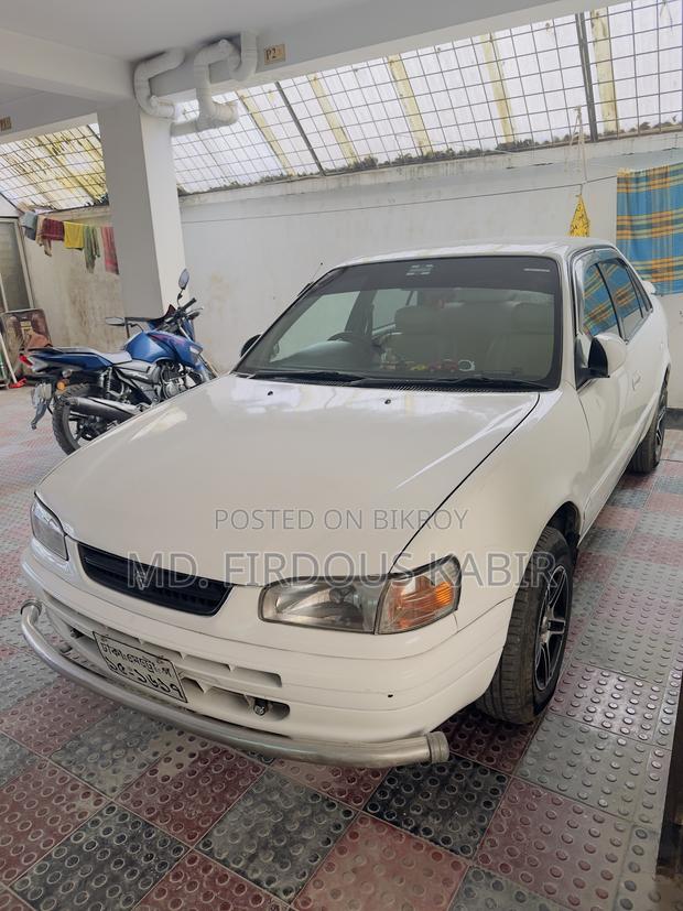 Toyota Corolla Sedan 1996 White