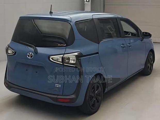 Toyota Sienta 2022 Blue