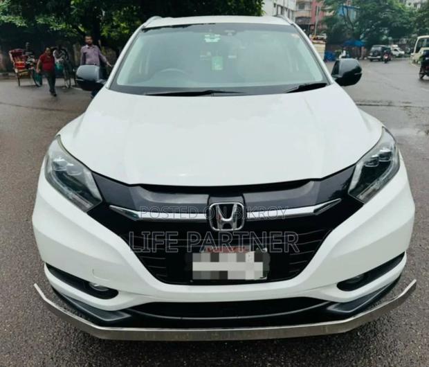 Honda Vezel 1.5 Hybrid 2WD 2014 Pearl