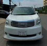 Toyota Noah 2.0 143hp FWD (8 Seater) 2011 Pearl for sale