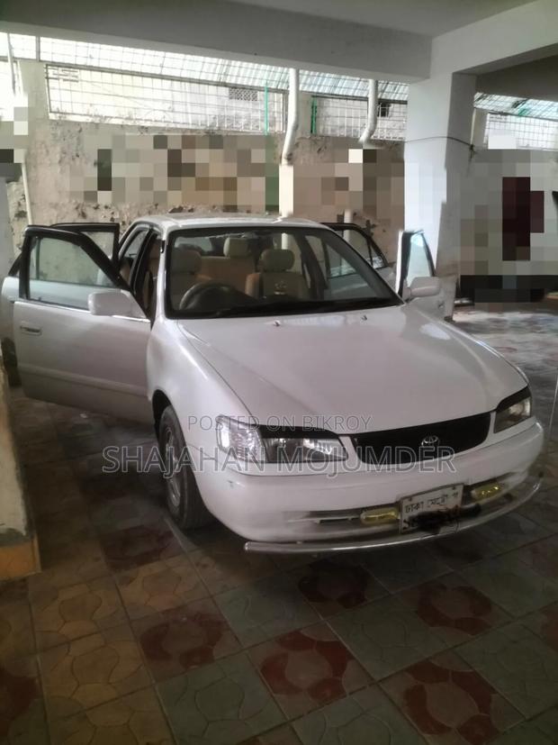 Toyota Corolla 1997 White