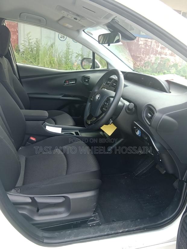 Toyota Prius Limited 2021 White