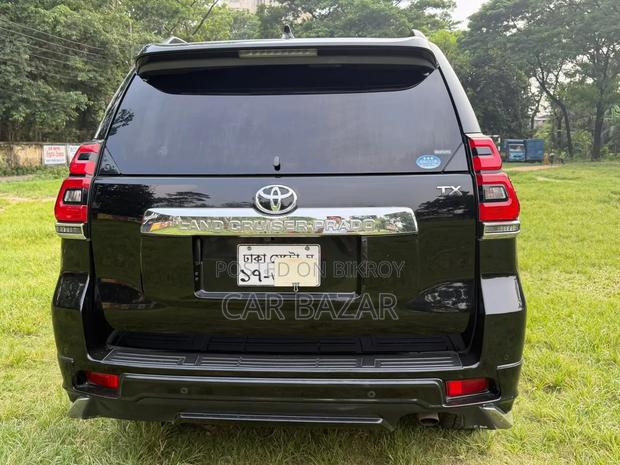 Toyota Land Cruiser Prado 2.7 2017 Black