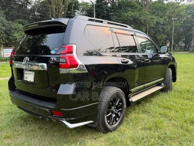 Toyota Land Cruiser Prado 2.7 2017 Black