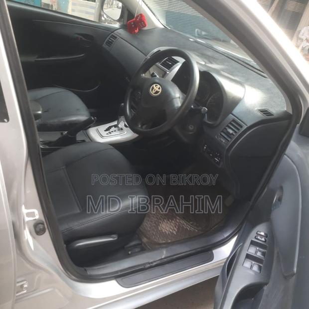 Toyota Corolla Base 4dr Sedan (1.8L 4cyl 5M) 2010 Silver