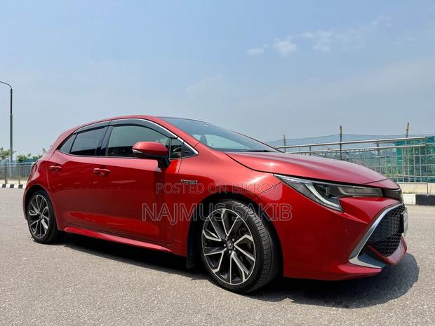 Toyota Corolla XSE (1.8L 4cyl 2A) 2018 Orange