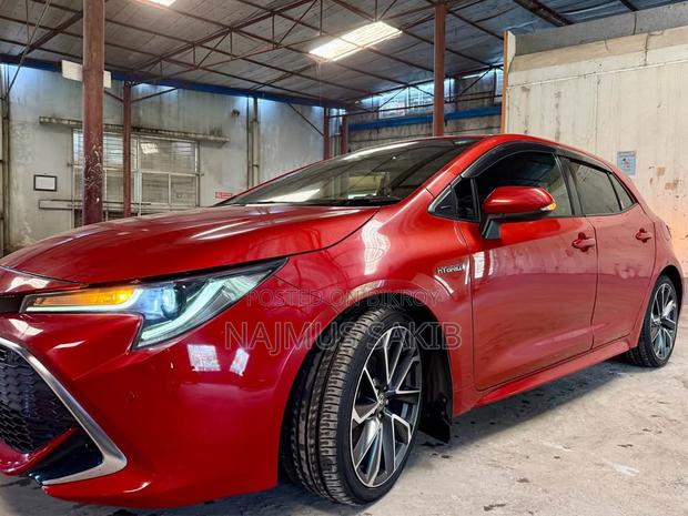 Toyota Corolla XSE (1.8L 4cyl 2A) 2018 Orange