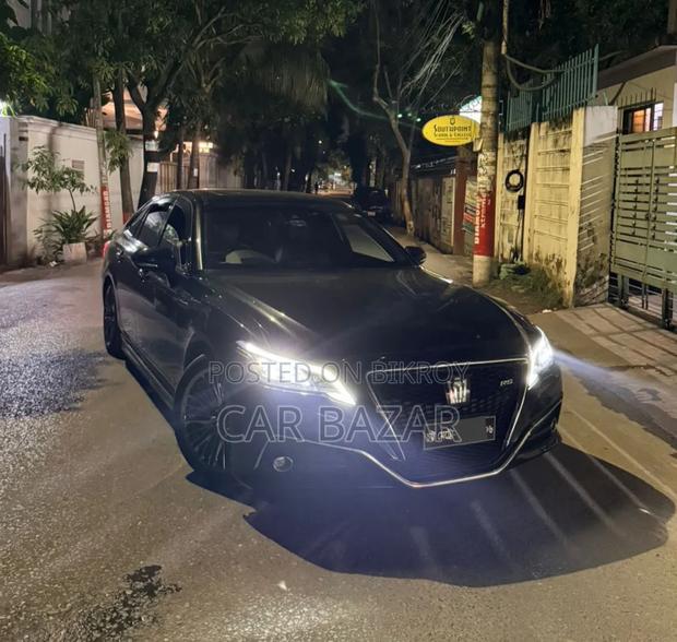 Toyota Crown 2019 Black