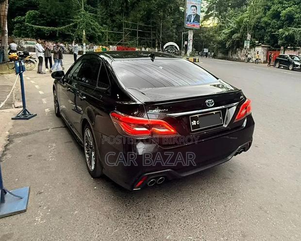 Toyota Crown 2019 Black