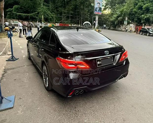 Toyota Crown 2019 Black