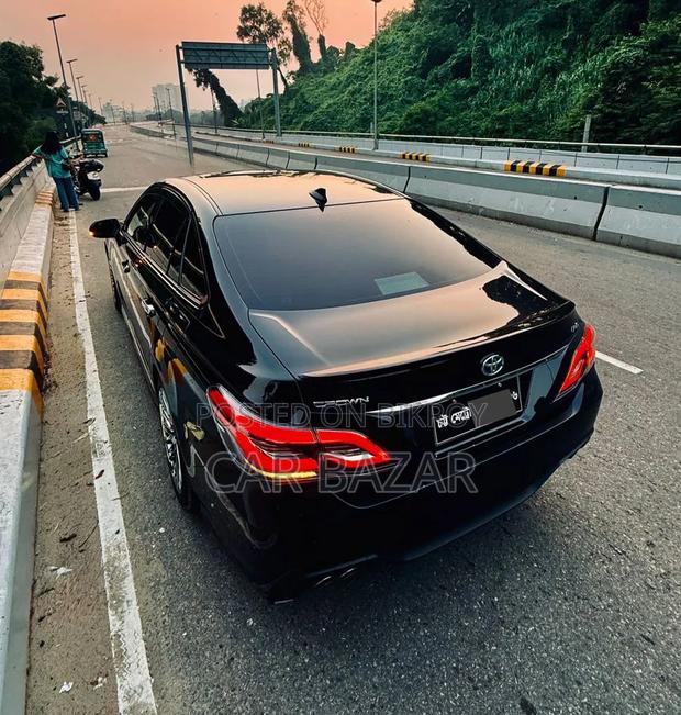 Toyota Crown 2019 Black