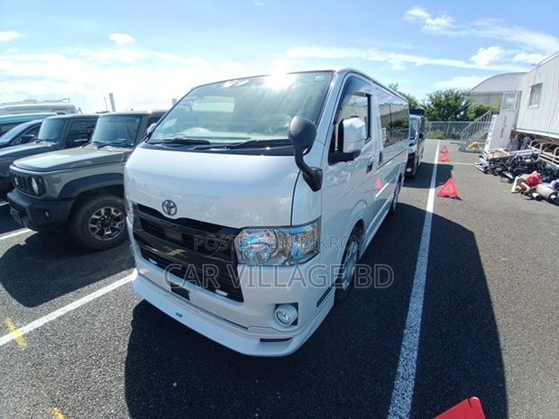 Toyota HiAce 2020 Pearl