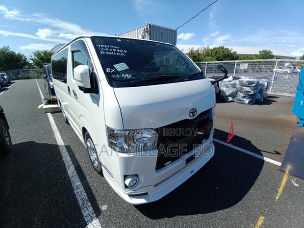 Toyota HiAce 2020 Pearl