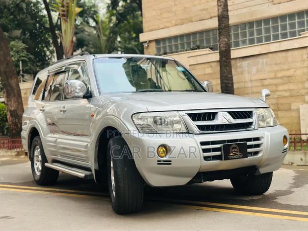Mitsubishi Pajero 2002 Silver
