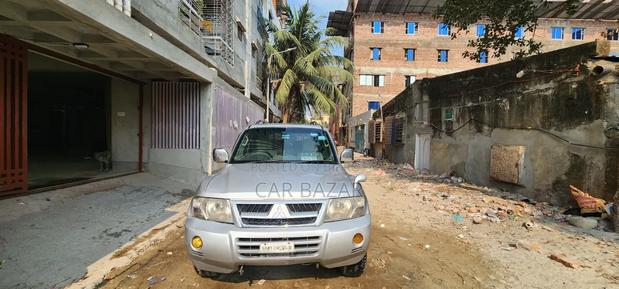 Mitsubishi Pajero 2002 Silver