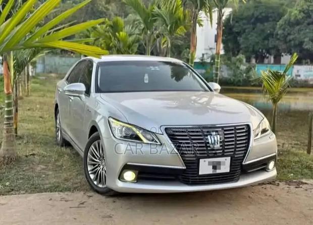 Toyota Crown 2014 Silver