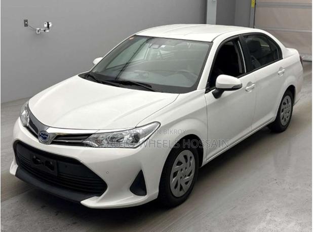 Toyota Axio 2021 White