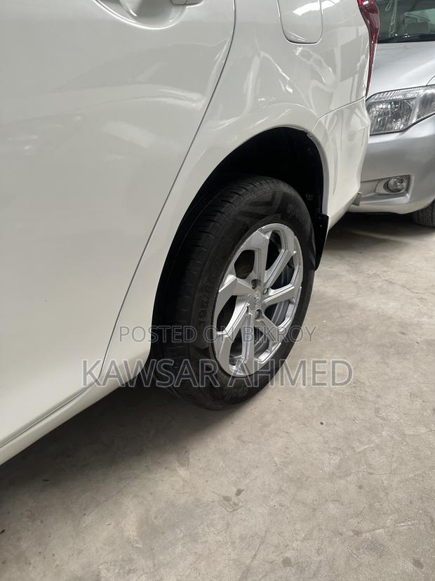 Toyota Axio 1.5 G 2WD 2012 Pearl