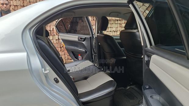 Toyota Axio 1.5 Hybrid 2WD 2014 Silver