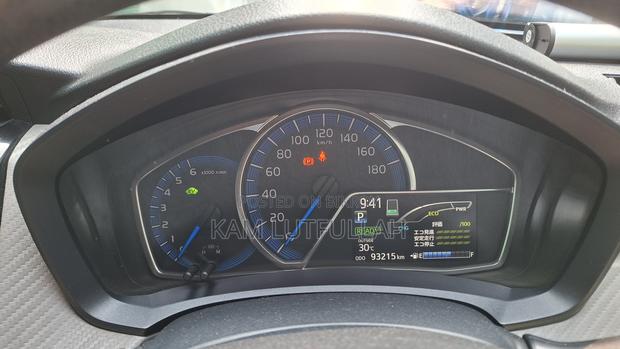 Toyota Axio 1.5 Hybrid 2WD 2014 Silver