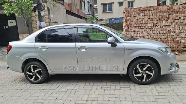 Toyota Axio 1.5 Hybrid 2WD 2014 Silver