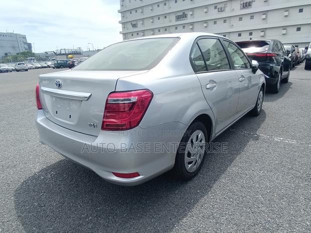 Toyota Axio 2021 Silver