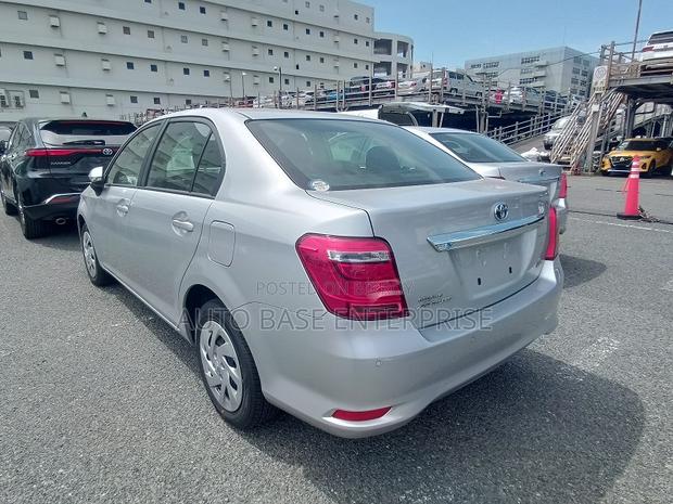 Toyota Axio 2021 Silver