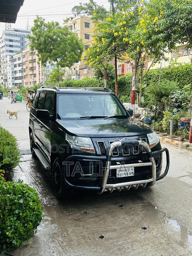 Mahindra XUV500 2017 Black