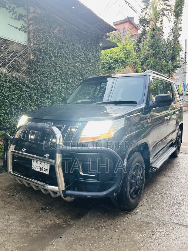 Mahindra XUV500 2017 Black